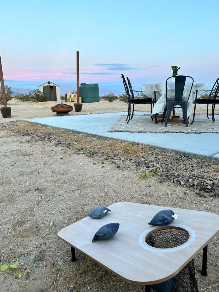 Serene Modern Home Backdoor With Great Wifi, Games, Movies, Patio Seating And Bbq Easy Access To North Joshua Tree National Park In 10 Minutes Twentynine Palms Extérieur photo